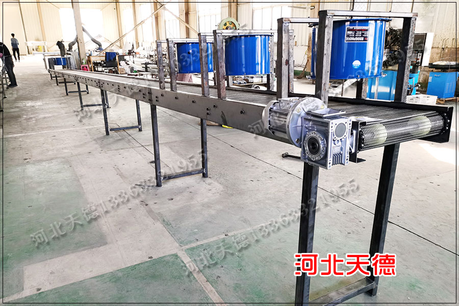 網(wǎng)帶輸送機