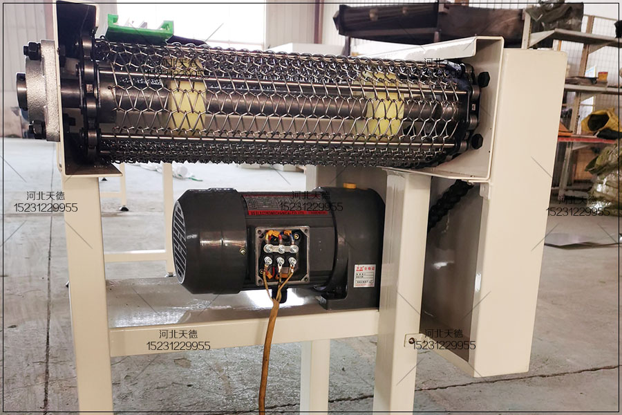 網(wǎng)帶輸送機