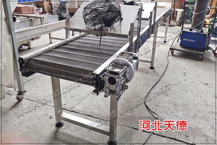 網(wǎng)帶輸送機(jī)