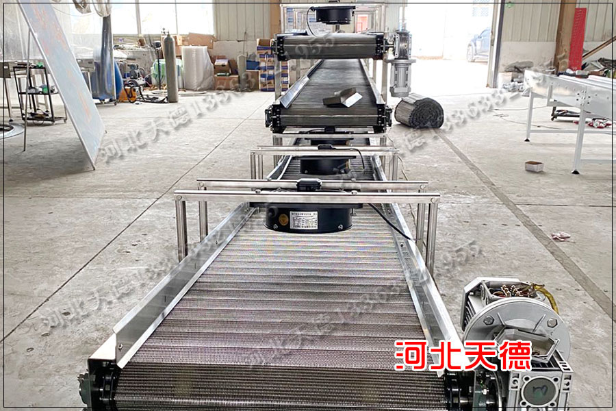 網(wǎng)帶輸送機