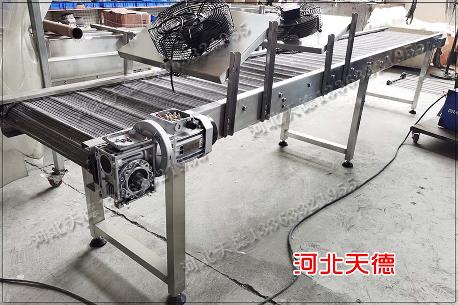 網(wǎng)帶輸送機(jī)
